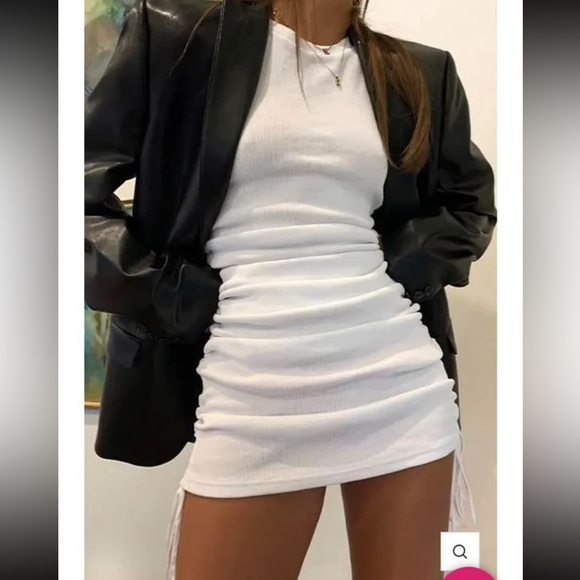 Lioness mini dress - Picture 2 of 3